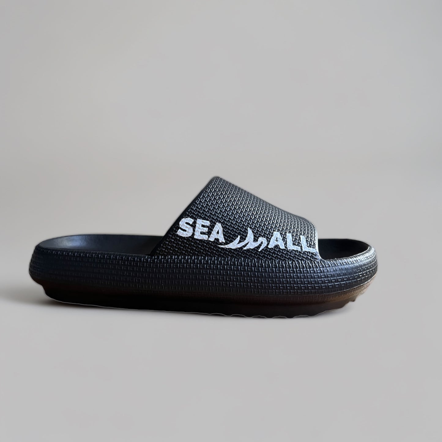 Slide Seawall Black